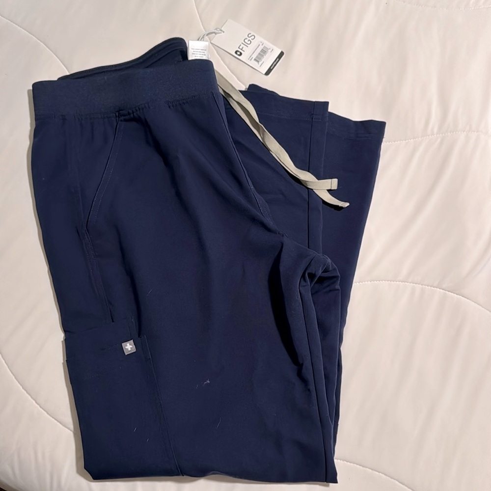 Figs navy men’s scrub bottoms